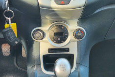 Ford Fiesta 1.4i 96 TITANIUM / TRÉS BON ÉTAT / IDÉAL JEUNE CONDUCTEUR / GARANTIE 12 MOIS