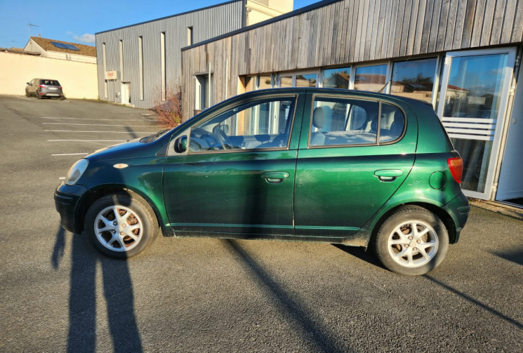 Toyota Yaris 1.4 D-4D 75 FINITION SOL /MOTEUR A CHAINE / IDEAL JEUNE CONDUCTEUR / GARANTIE 12 MOIS