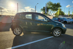Toyota Yaris 1.4 D-4D 75 FINITION SOL /MOTEUR A CHAINE / IDEAL JEUNE CONDUCTEUR / GARANTIE 12 MOIS