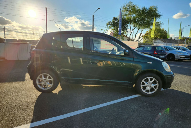Toyota Yaris 1.4 D-4D 75 FINITION SOL /MOTEUR A CHAINE / IDEAL JEUNE CONDUCTEUR / GARANTIE 12 MOIS