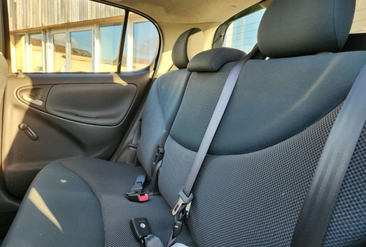 Toyota Yaris 1.4 D-4D 75 FINITION SOL /MOTEUR A CHAINE / IDEAL JEUNE CONDUCTEUR / GARANTIE 12 MOIS