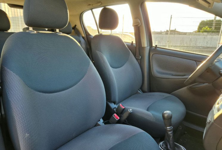 Toyota Yaris 1.4 D-4D 75 FINITION SOL /MOTEUR A CHAINE / IDEAL JEUNE CONDUCTEUR / GARANTIE 12 MOIS