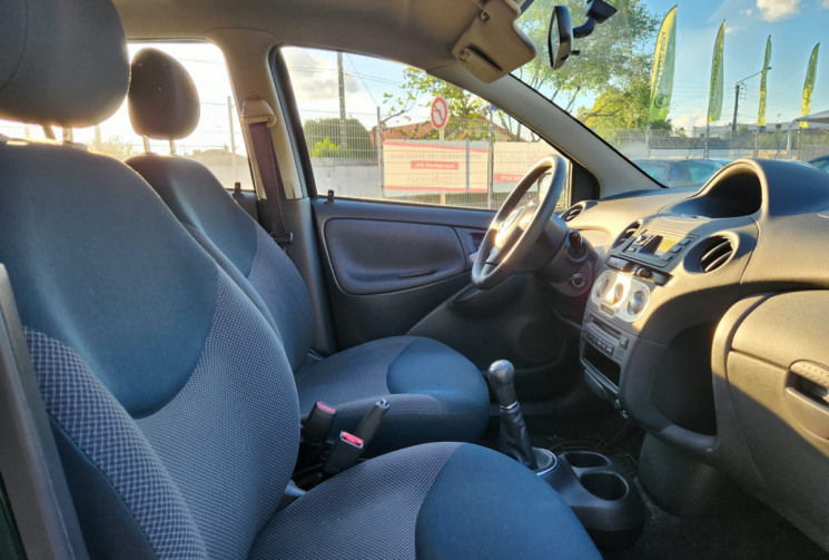 Toyota Yaris 1.4 D-4D 75 FINITION SOL /MOTEUR A CHAINE / IDEAL JEUNE CONDUCTEUR / GARANTIE 12 MOIS