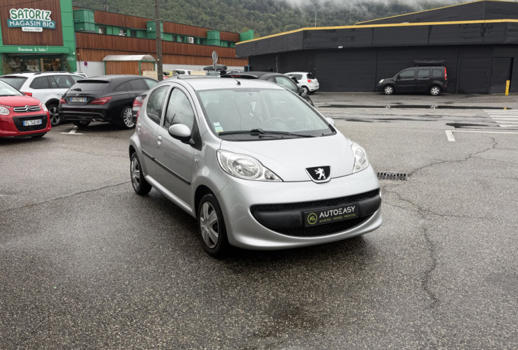 Peugeot 107  5 Portes 1.4 HDi pack clim - 1ère main