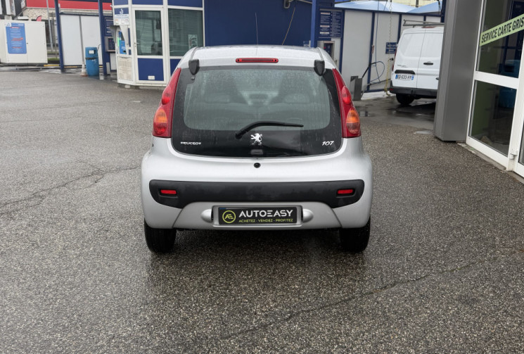 Peugeot 107  5 Portes 1.4 HDi pack clim - 1ère main