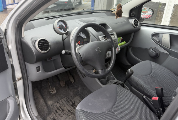 Peugeot 107  5 Portes 1.4 HDi pack clim - 1ère main