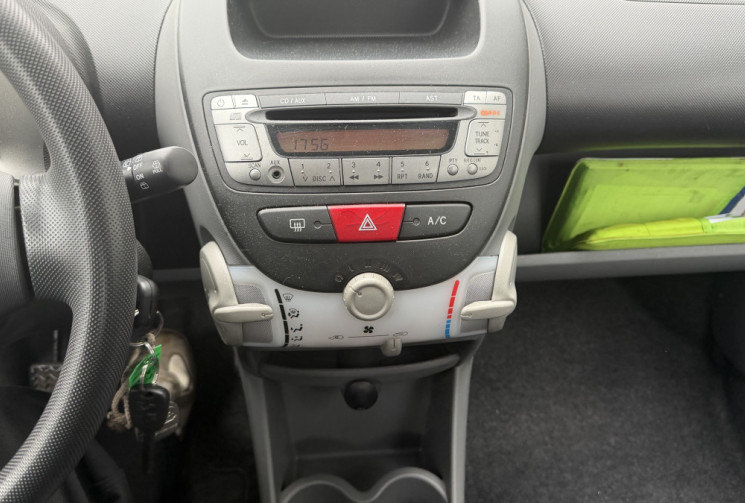 Peugeot 107  5 Portes 1.4 HDi pack clim - 1ère main