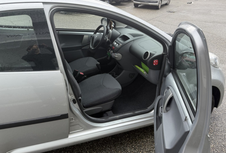Peugeot 107  5 Portes 1.4 HDi pack clim - 1ère main