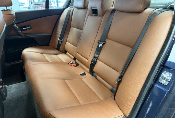 BMW Série 5 Berline 525i LUXE Boîte auto • SUIVI COMPLET • 