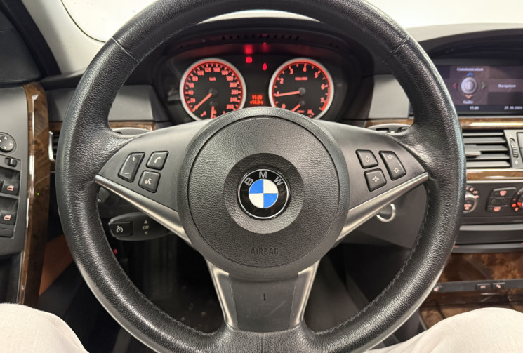 BMW Série 5 Berline 525i LUXE Boîte auto • SUIVI COMPLET • 