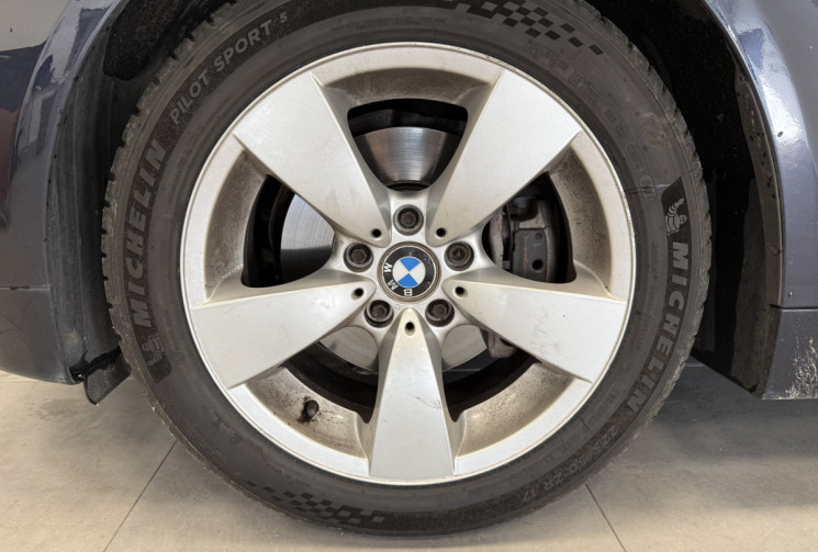 BMW Série 5 Berline 525i LUXE Boîte auto • SUIVI COMPLET • 