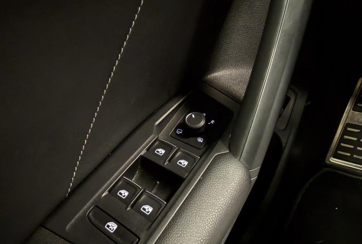 Volkswagen Tiguan R-line 1.4 TSi 245 e-Hybrid / PREMIERE MAIN / SOh 96% / SUIVI VW 