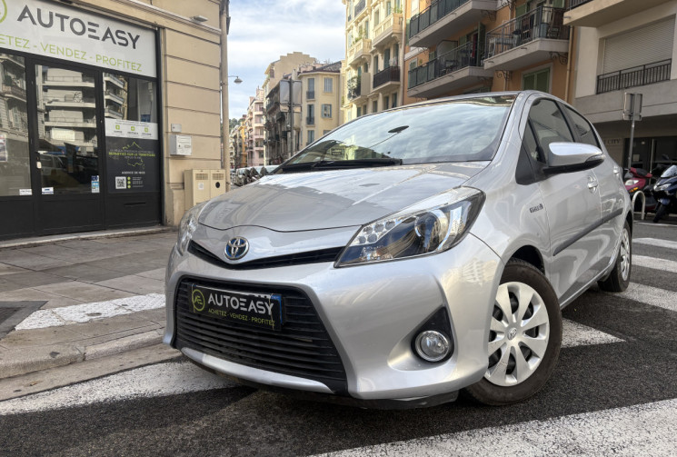 Toyota Yaris 1.5 VVTI HYBRID 100 CH DYNAMIC BOITE AUTO 1ere main