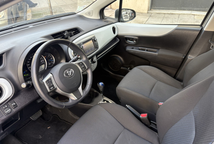 Toyota Yaris 1.5 VVTI HYBRID 100 CH DYNAMIC BOITE AUTO 1ere main