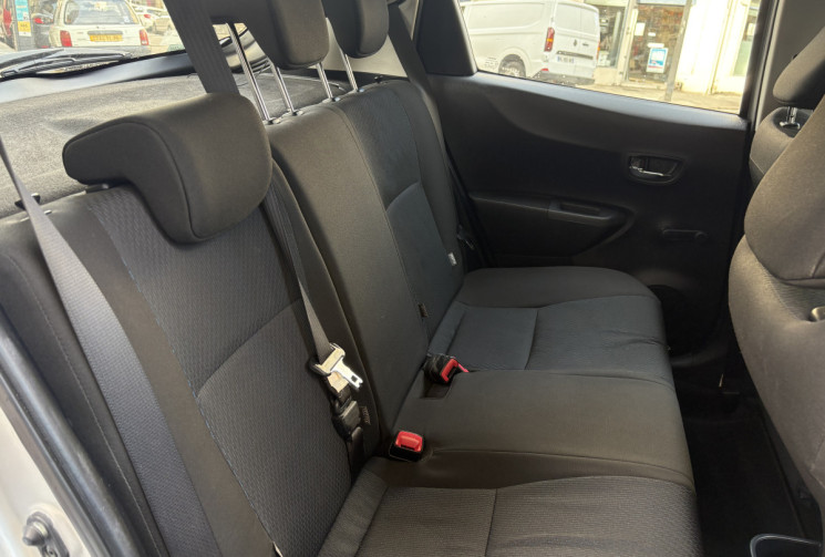 Toyota Yaris 1.5 VVTI HYBRID 100 CH DYNAMIC BOITE AUTO 1ere main