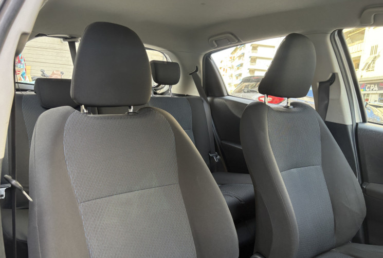 Toyota Yaris 1.5 VVTI HYBRID 100 CH DYNAMIC BOITE AUTO 1ere main