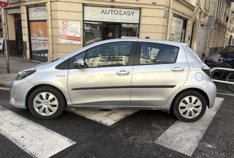 Toyota Yaris 1.5 VVTI HYBRID 100 CH DYNAMIC BOITE AUTO 1ere main