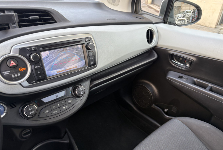 Toyota Yaris 1.5 VVTI HYBRID 100 CH DYNAMIC BOITE AUTO 1ere main