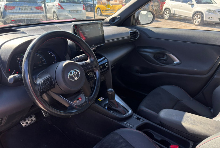 Toyota Yaris Cross GR line 1.6 116ch Hybride / 2024 / GARANTIE TOYATA 