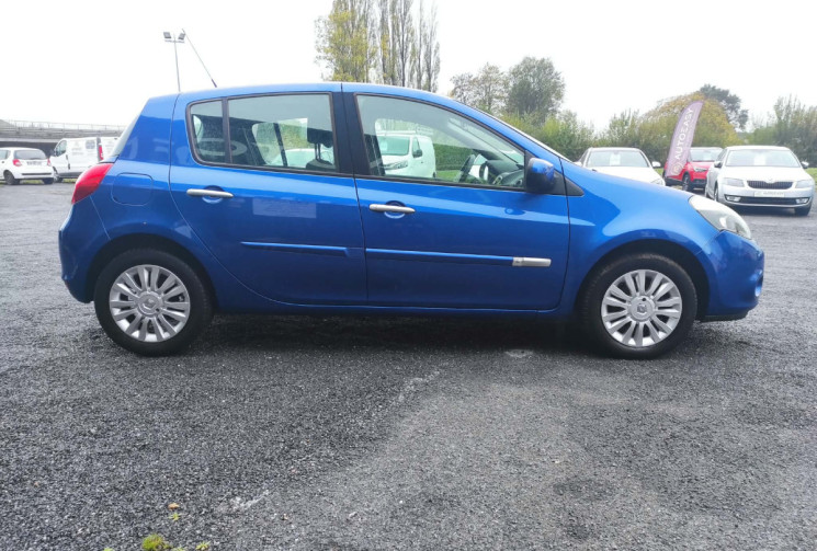 Renault Clio III 1.2 16V 75 CH DYNAMIQUE CLIM AUTO TBE CT OK 