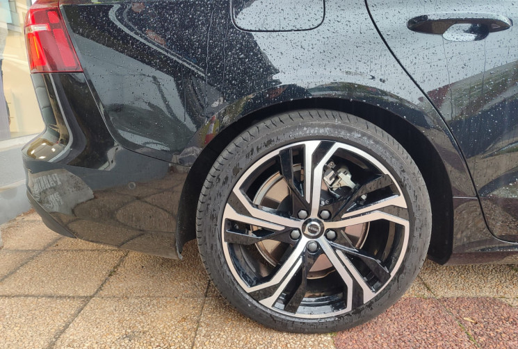 Volvo V60  II Phase 2 T6 2.0 Ti 16V 350 ULTRA STYLE CHROME AWD Geartronic8 253 cv 