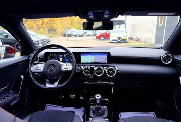 Mercedes Classe A 160 1.3 Ti 16V 109 ch-AMG Line-Toit Pano-Caméra de recul-1er Main-Sièges Chauffant