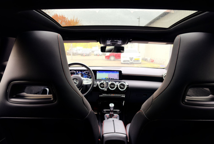 Mercedes Classe A 160 1.3 Ti 16V 109 ch-AMG Line-Toit Pano-Caméra de recul-1er Main-Sièges Chauffant