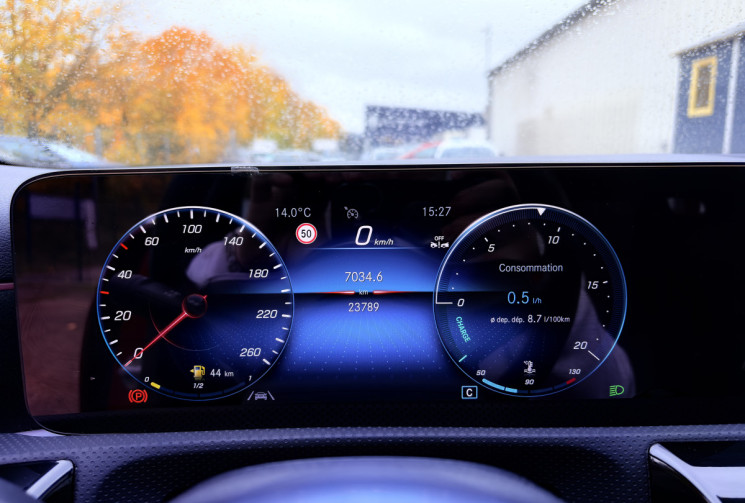 Mercedes Classe A 160 1.3 Ti 16V 109 ch-AMG Line-Toit Pano-Caméra de recul-1er Main-Sièges Chauffant
