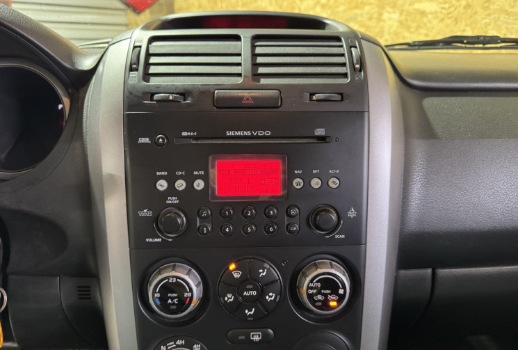 Suzuki GRAND VITARA II GARANTIE 1 AN 1.9 DDiS 4WD 129 cv