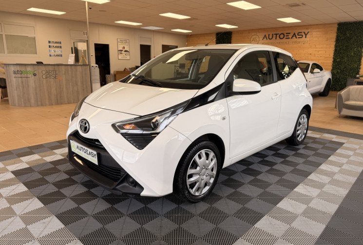 Toyota Aygo 5 PORTES Phase 2 1.0 VVTI 12V 72 / X PLAY APP / 1ERE MAIN 