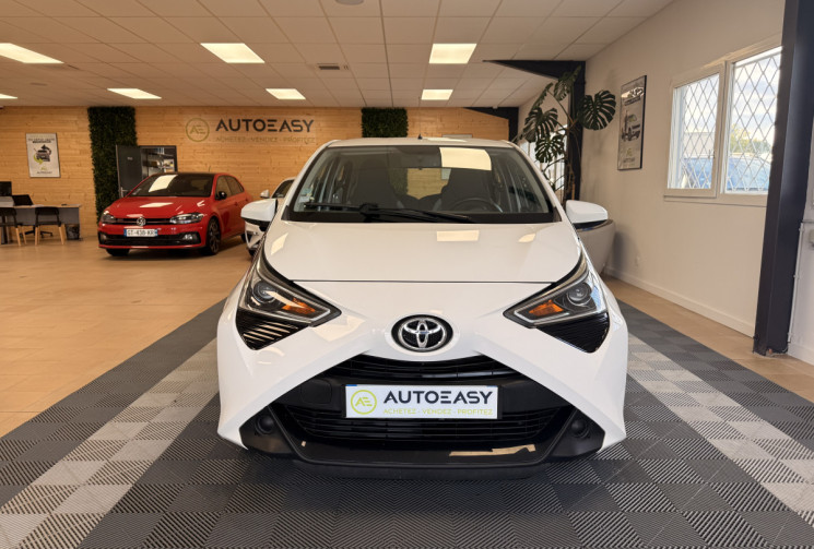 Toyota Aygo 5 PORTES Phase 2 1.0 VVTI 12V 72 / X PLAY APP / 1ERE MAIN 