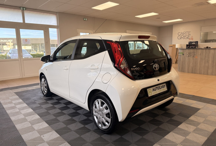 Toyota Aygo 5 PORTES Phase 2 1.0 VVTI 12V 72 / X PLAY APP / 1ERE MAIN 