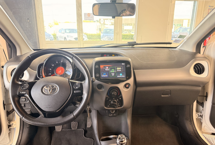Toyota Aygo 5 PORTES Phase 2 1.0 VVTI 12V 72 / X PLAY APP / 1ERE MAIN 