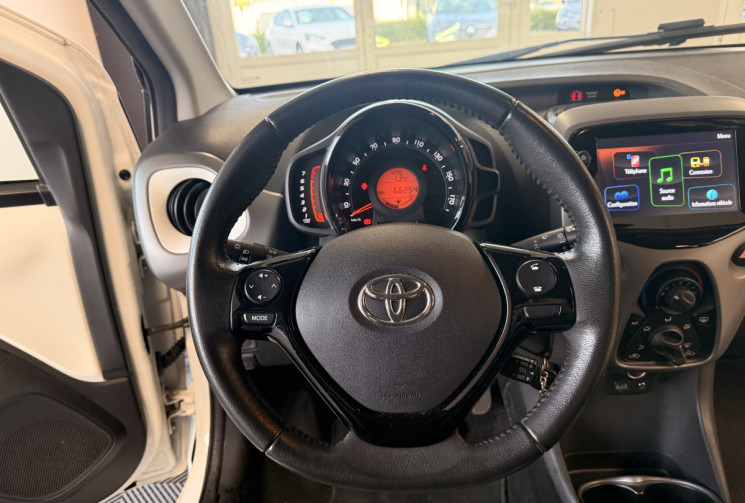 Toyota Aygo 5 PORTES Phase 2 1.0 VVTI 12V 72 / X PLAY APP / 1ERE MAIN 