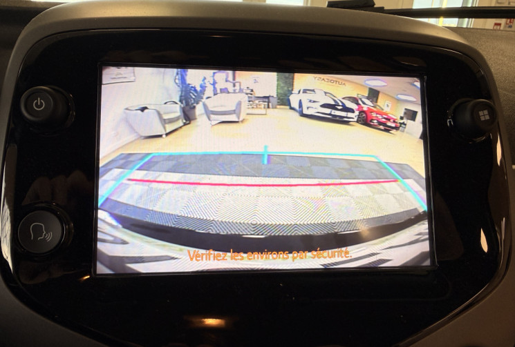 Toyota Aygo 5 PORTES Phase 2 1.0 VVTI 12V 72 / X PLAY APP / 1ERE MAIN 