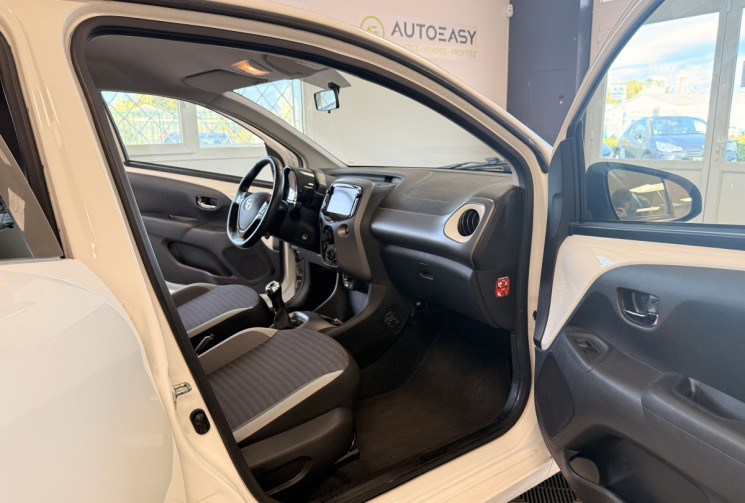 Toyota Aygo 5 PORTES Phase 2 1.0 VVTI 12V 72 / X PLAY APP / 1ERE MAIN 