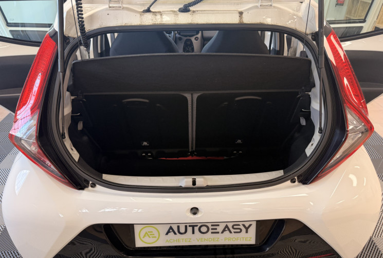 Toyota Aygo 5 PORTES Phase 2 1.0 VVTI 12V 72 / X PLAY APP / 1ERE MAIN 
