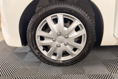 Toyota Aygo 5 PORTES Phase 2 1.0 VVTI 12V 72 / X PLAY APP / 1ERE MAIN 