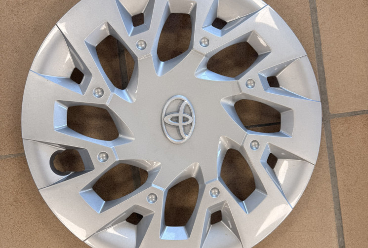 Toyota Aygo 5 PORTES Phase 2 1.0 VVTI 12V 72 / X PLAY APP / 1ERE MAIN 