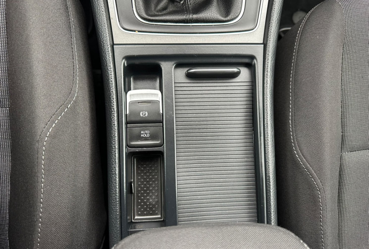 Volkswagen Golf  VII 5 Portes 1.6 TDI 16V Blue Motion S&S 105 CV * CLIM * 1ER MAIN * CARNET COMPLET 