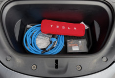Tesla Model Y PROPULSION STANDARD RANGE 60kWh 300cv SOH 96% ATTELAGE GRIS STEALTH