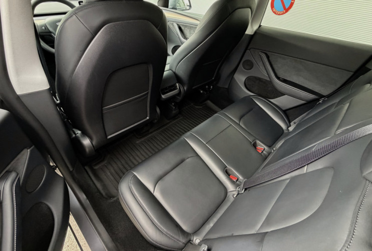 Tesla Model Y PROPULSION STANDARD RANGE 60kWh 300cv SOH 96% ATTELAGE GRIS STEALTH