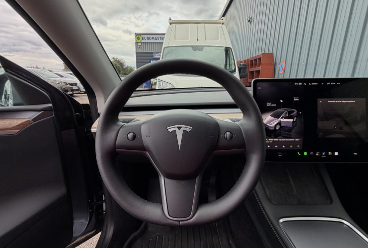 Tesla Model Y PROPULSION STANDARD RANGE 60kWh 300cv SOH 96% ATTELAGE GRIS STEALTH