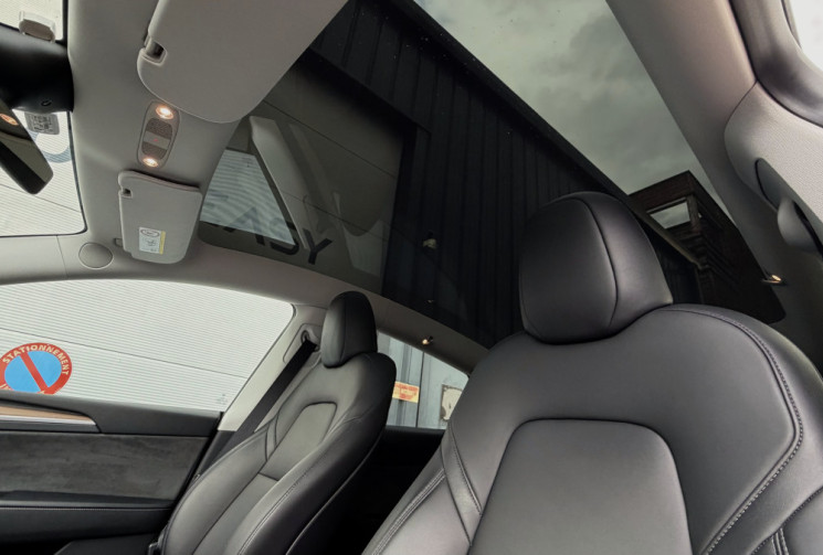 Tesla Model Y PROPULSION STANDARD RANGE 60kWh 300cv SOH 96% ATTELAGE GRIS STEALTH