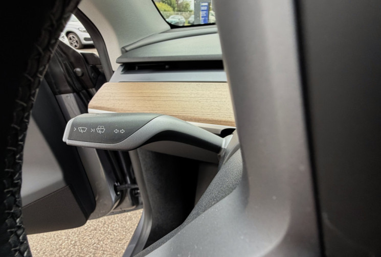 Tesla Model Y PROPULSION STANDARD RANGE 60kWh 300cv SOH 96% ATTELAGE GRIS STEALTH