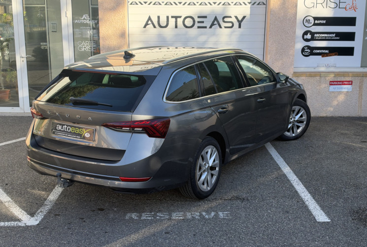 Skoda Octavia Combi 2.0 TDI 150 DSG7 Style / Suivi Complet / Attelage éléc / Siege chauffant 
