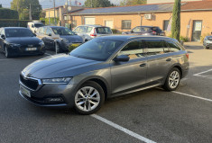 Skoda Octavia Combi 2.0 TDI 150 DSG7 Style / Suivi Complet / Attelage éléc / Siege chauffant 