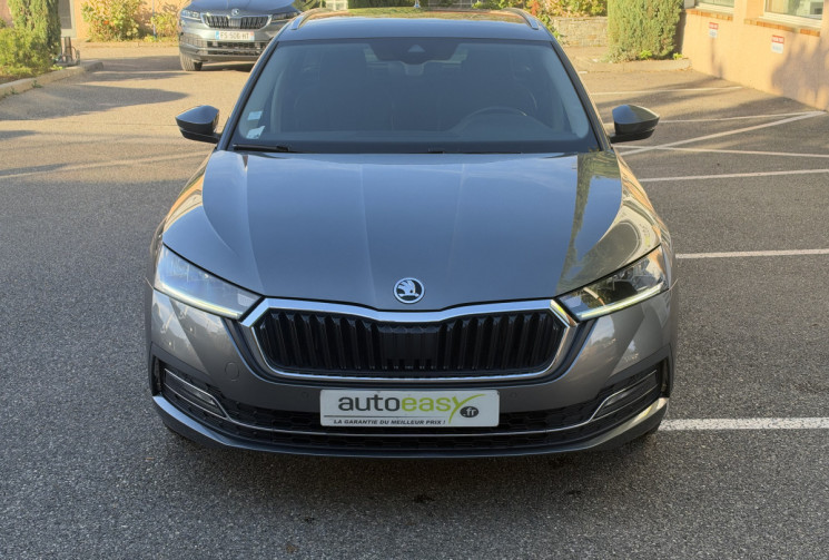 Skoda Octavia Combi 2.0 TDI 150 DSG7 Style / Suivi Complet / Attelage éléc / Siege chauffant 