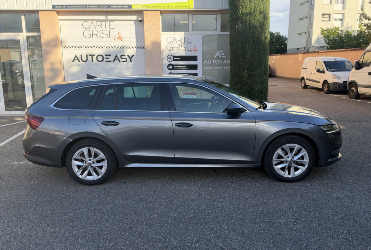 Skoda Octavia Combi 2.0 TDI 150 DSG7 Style / Suivi Complet / Attelage éléc / Siege chauffant 