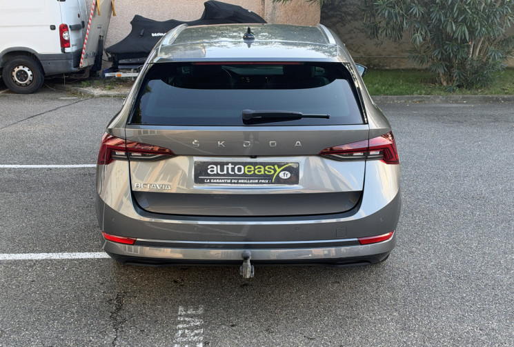 Skoda Octavia Combi 2.0 TDI 150 DSG7 Style / Suivi Complet / Attelage éléc / Siege chauffant 